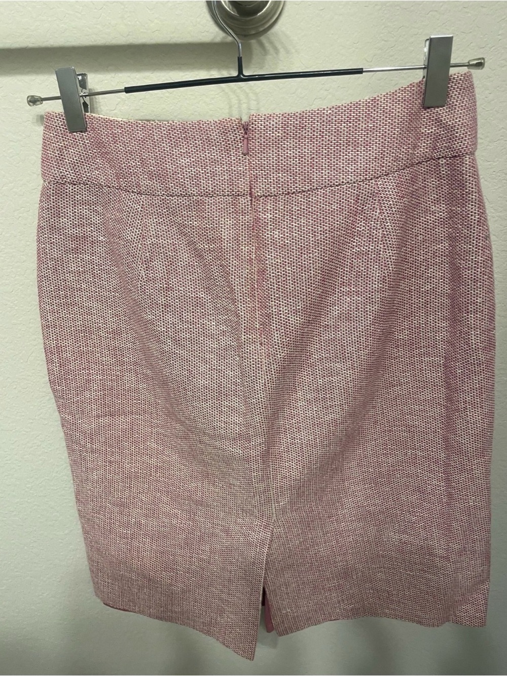 Banana Republic Pink Textured Pencil Skirt - Picture 3 of 3